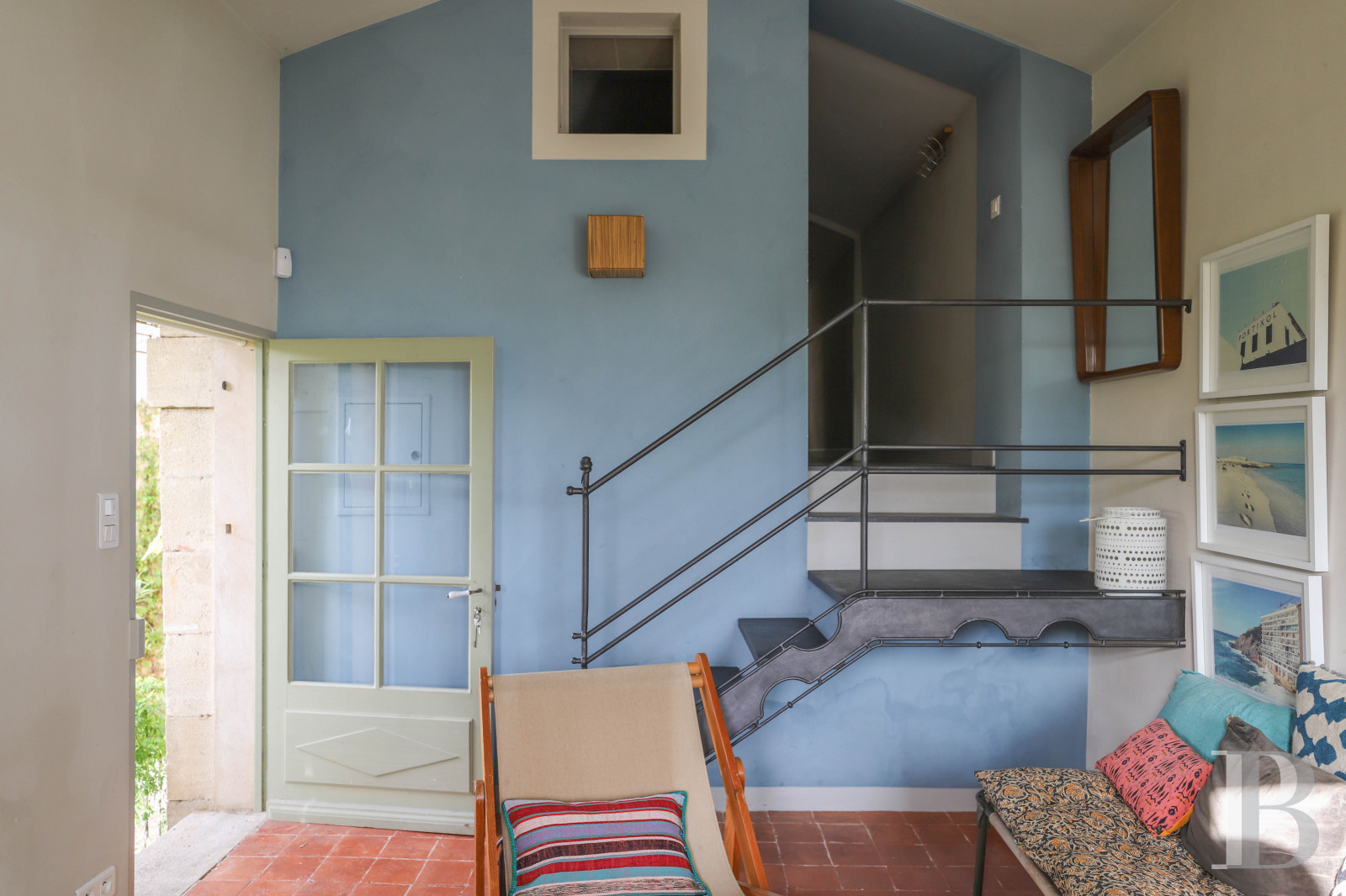 Dans les Alpes-de-Haute-Provence, au sud de Forcalquier, une maison de village traditionnelle et audacieuse - photo  n°43